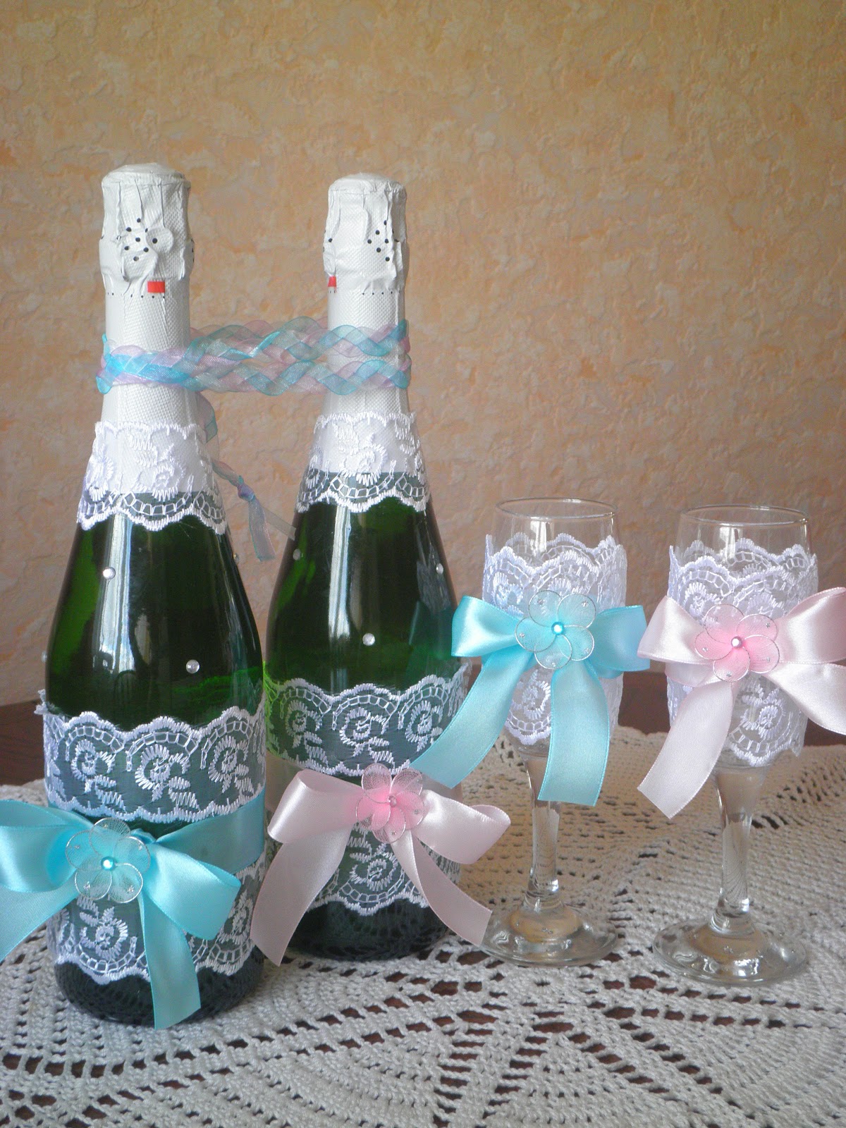 Ленты для шампанского на свадьбу в подарок молодоженам