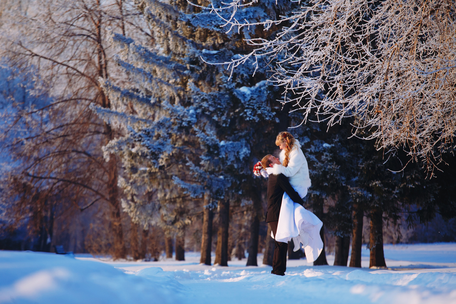 Зимняя свадьба ночью